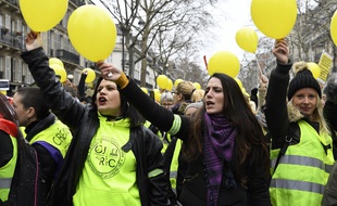 Des centaines de femmes