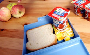 Les Français sont de plus en plus nombreux à grignoter entre les repas, surtout au moment du goûter.