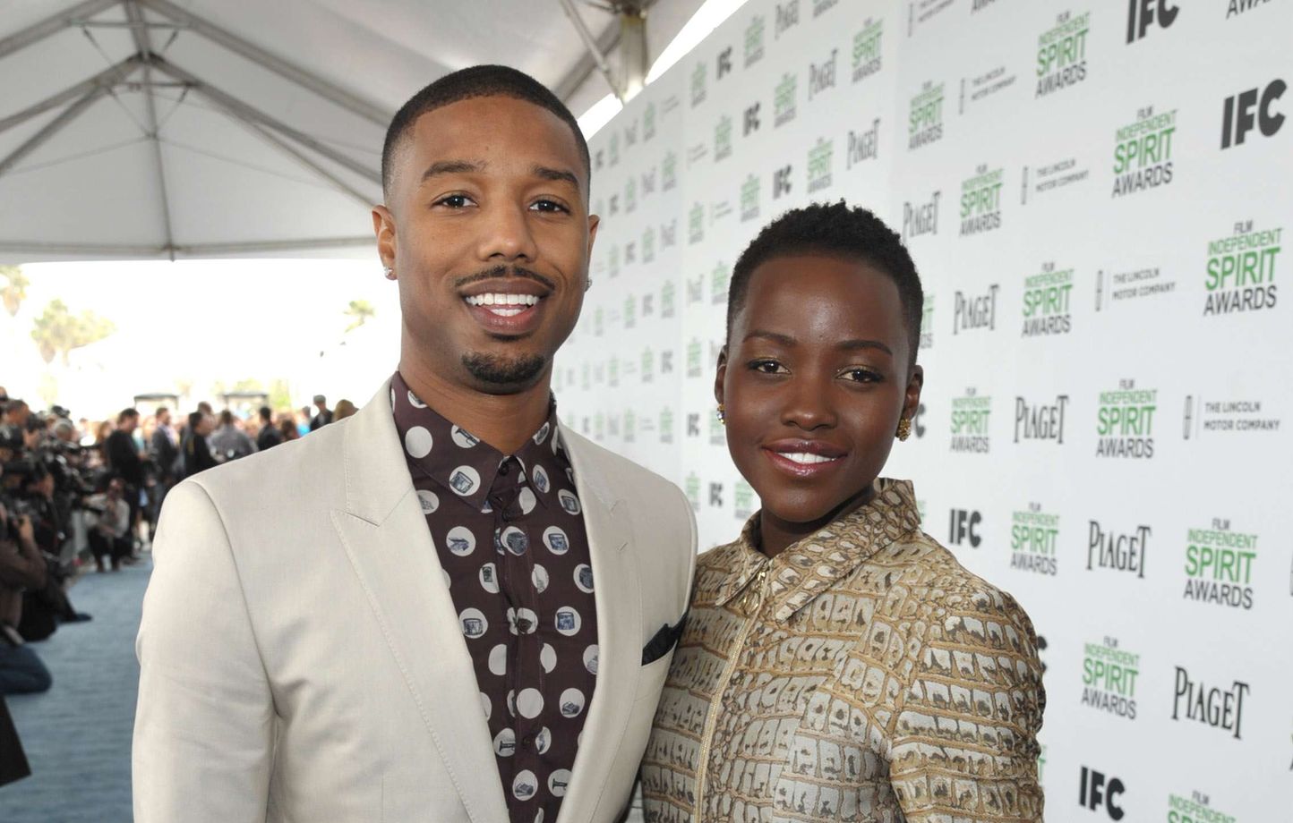 Lupita Nyong o et Michael B. Jordan se rapprochent Le fils de Cindy Crawford se fait tatouer le prenom de sa s ur