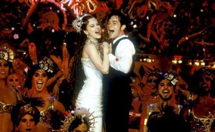 Nicole Kidman et Ewan McGregor dans Moulin Rouge, comédie musicale de Baz Luhrmann