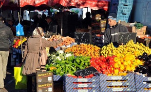 Les prix à la consommation en France ont affiché pour l'ensemble de l'année dernière une hausse anémique, de 0,7% entre décembre 2012 et décembre 2013, soit le même rythme annuel qu'en novembre, tombant même à +0,6% hors tabac, a annoncé l'Insee mardi.