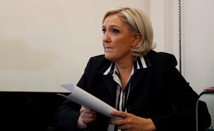 Marine Le Pen en conférence de presse le 2 mai 2017, à Paris.
