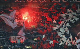 Les supporters niçois, lors du match de L1 contre Monaco, le 3 décembre 2013 à Nice.