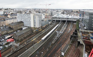 Vue sur la gare de Rennes depuis l'un des trois immeubles Identity construit par le groupe immobilier Giboire, dans le quartier EuroRennes.