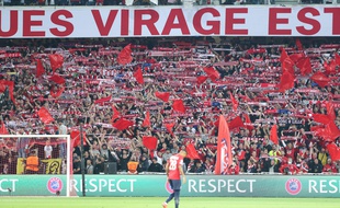 Les supporters du Losc lors du match contre Wolfsburg