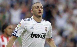 L'attaquant du Real Madrid, Karim Benzema, le 21 mai 2011, après un but contre Almeria, à Madrid.