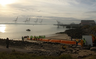 Illustration d'un exercice antipollution marine à Dunkerque, en 2010.