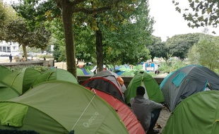 Le camp de migrants du square Daviais à Nantes