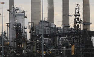 La raffinerie de Feyzin dans la vallée de la chimie près de Lyon. Le 8 octobre 2012. CYRIL VILLEMAIN / 20 MINUTES