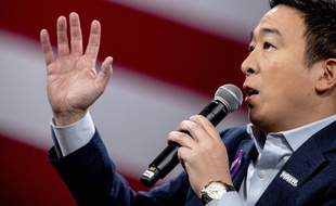 Le candidat démocrate Andrew Yang le 8 février dans le New Hampshire.