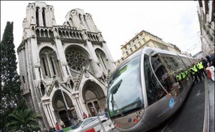 La cour administrative d'appel de Marseille a annulé la déclaration d'utilité publique (DUP) du tramway de Nice, qui doit entrer en service en octobre, a annoncé lundi la Communauté d'agglomération Nice Côte d'Azur (CANCA).