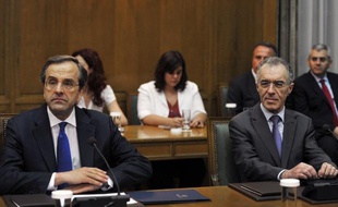 La Grèce se retrouve dans la confusion avec son premier ministre, Antonis Samaras quasi hors d'état de gouverner et le ministre des finances ayant renoncé à ses fonctions, tous deux pour raisons de santé.
