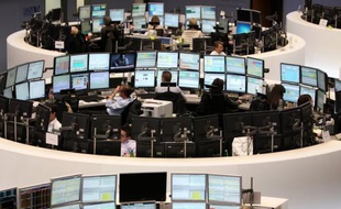 Les marchés ont connu une nouvelle journée de déprime vendredi après de mauvais indicateurs aux Etats-Unis, ultime mauvaise nouvelle d'une journée et d'une semaine pourtant déjà riches en la matière.