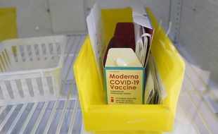 Une boite du vaccin Moderna. (illustration)