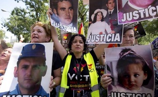La justice espagnole a confirmé mercredi la décision controversée d'accorder la liberté conditionnelle à un membre de l'ETA gravement malade et dont la situation avait suscité une vague de protestations au sein des détenus de l'organisation séparatiste basque.