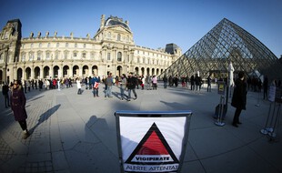 Les militaires de l'opération Sentinelle patrouillait se jour là devant le Louvre.
