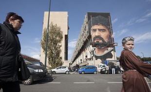 La fresque de Diego Maradona réalisé par l'artiste napolitain Jorit Agoch, dans un quartier de Naples