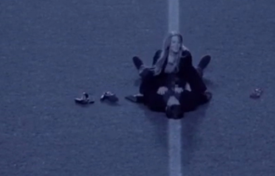 Video Couple Faisant L Amour Sur Le Terrain De Charlton VIDEO. Une enquête ouverte après la diffusion d'images d'un couple