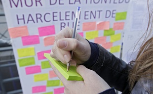 Le Mur de la Honte, du collectif Stop au harcèlement de rue, à Lille.