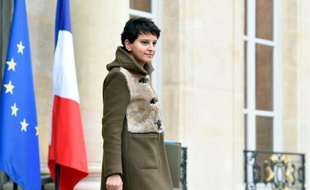 La ministre de l'Education, Najat Vallaud-Belkacem sur le perron de l'Elysée, le 25 novembre 2015