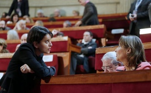 L'ex-candidate PS à l'Elysée Ségolène Royal a estimé que la porte-parole du gouvernement, Najat Vallaud-Belkacem, ne "serait peut-être pas là" si elle s'appelait "Claudine Dupont", avant de déclarer "qu'elle ne se reconnaît pas" dans ces propos cités par l'hebdomadaire Le Point.