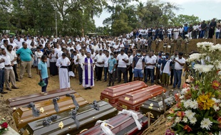 Une messe pour les victimes des attentats au Sri Lanka à Negombo, le 24 avril 2019.