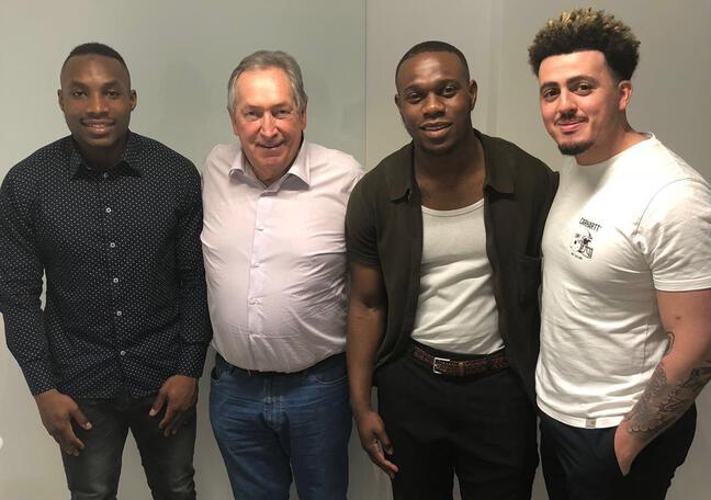 L'équipe de YesWePlay Football en compagnie du regretté Gérard Houillier, « qui nous a beaucoup aidés », assure Samir Hayani (à droite à côté de Marc Bohui).