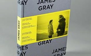 Un livre bilingue, français et anglais.