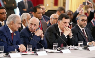 Quatre responsables libyens à l'origine de l'accord, le 29 mai 2018.