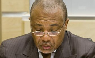Charles Taylor jugé pour 11 crimes au tribunal de la Haye, le 13 juillet 2009