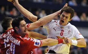 Le Danemark, vice-champion du monde en titre, devra cravacher pour accéder au dernier carré de l'Euro de handball en rejoignant le tour principal avec aucun point au compteur après sa défaite surprise 27-26 contre la Pologne, jeudi à Belgrade.