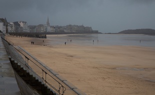 Saint-Malo pendant la grande marée du 20 février 2015.