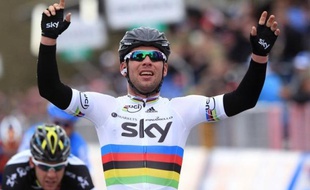 Le Britannique Mark Cavendish (Sky) a remporté au sprint la 2e étape du Tour d'Italie cycliste, dimanche, à Herning (Danemark), où l'Américain Taylor Phinney (BMC) a conservé le maillot rose.