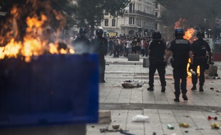 Les forces de l'ordre ont notamment procédé à huit interpellations dimanche en fin de soirée à Lyon.