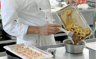 Plus d'emplois dans les restaurants.
