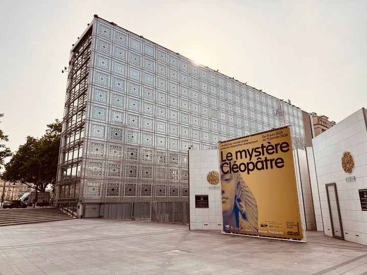L'exposition «Les mystères de Cléopâtre» à l'Institut du monde arabe mène l'enquête sur celle que fut vraiment la reine d'Égypte.