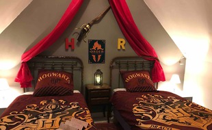 A Malguénac dans le Morbihan, un gîte propose une plongée dans l'univers d'Harry Potter.