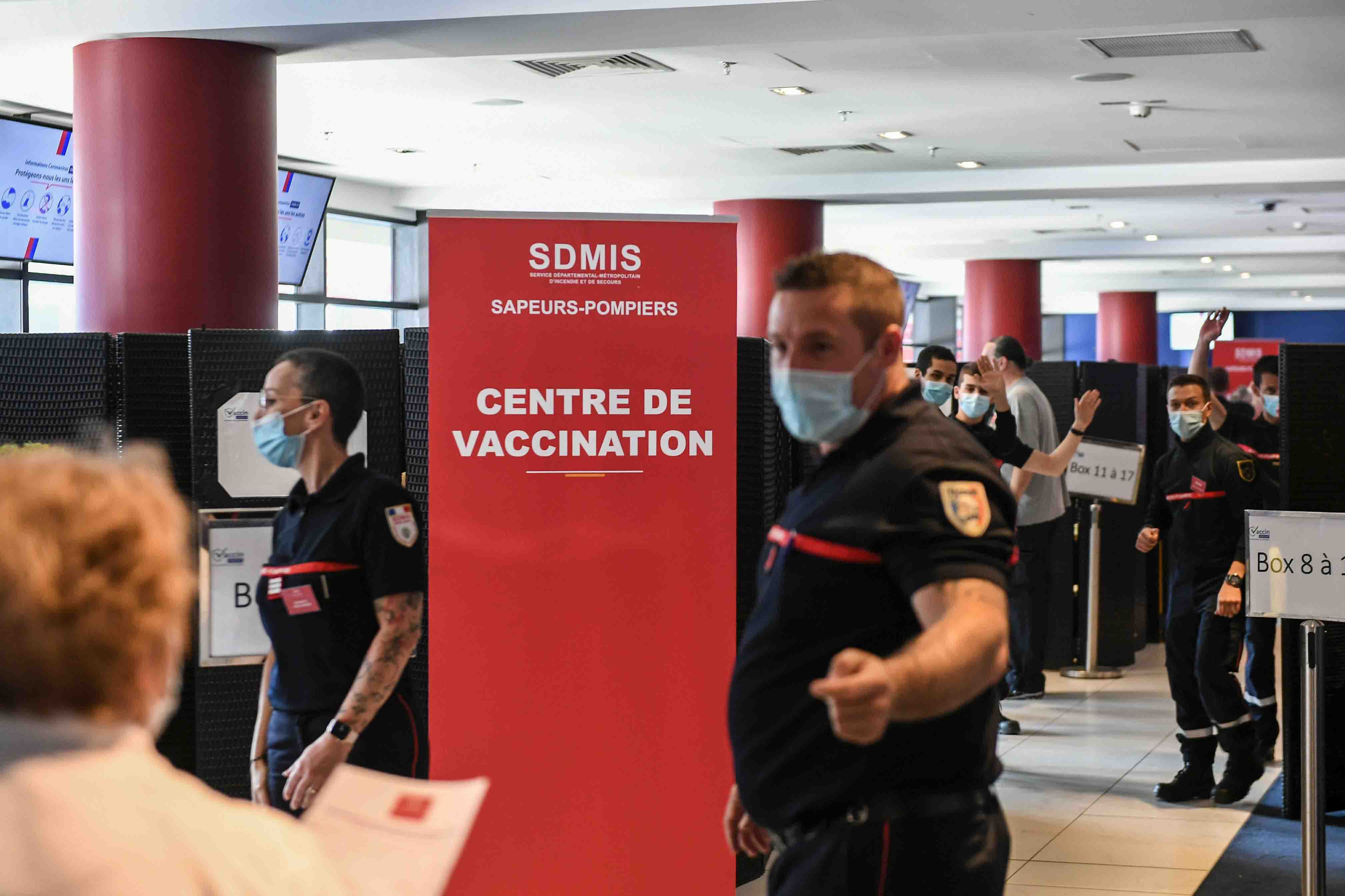 Le Groupama Stadium de Lyon se transforme en vaccinodrome géant pour Pâques, le 3 avril 2021.