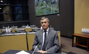 L'ancien ministre délégué au Budget Jérôme Cahuzac a affirmé mercredi devant une commission d'enquête parlementaire qu'il n'avait informé personne de la demande qu'il avait reçue des services du ministère de l'Economie et des Finances sur ses éventuels comptes à l'étranger.