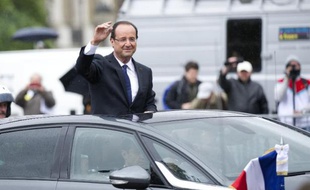 François Hollande sur les Champs Elysées le jour de son investiture le 15 mai 2012 à Paris