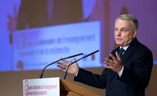 Jean-Marc Ayrault met en garde dans Le Point à paraître jeudi ses alliés écologistes, tentés selon lui de "s'associer" contre le projet d'aéroport de Notre-Dame-des-Landes à "des anarcho-autonomes qui font de la casse à chaque sommet international".