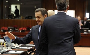 D'une poignée de main Sarkozy-Cameron esquivée à Bruxelles aux appels de Paris à la dégradation de la note financière de Londres, la relation privilégiée franco-britannique apparaissait de plus en plus vendredi comme une victime collatérale de la crise en zone euro