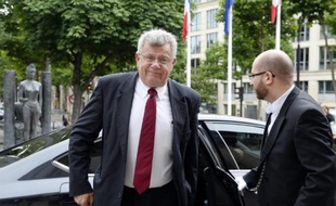 Le secrétaire d'Etat au Budget, Christian Eckert, arrive au Palais d'Iena à Paris le 8 juillet 2014
