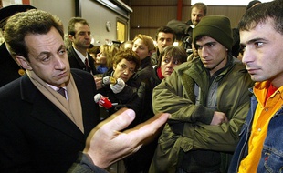 Nicolas Sarkozy à Sangatte en décembre 2002