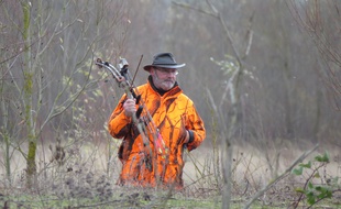 Grand Voyeux, le 12 décembre 2014, une association du 77 chasse au tir à l'arc le sanglier pour préserver la biodiversité.