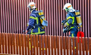 La cour d'appel de Versailles (Yvelines) a rejeté jeudi la demande de requalification en viol des faits présumés d'atteinte sexuelle commis par des pompiers sur une mineure en 2009. (Illustration)