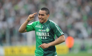 Dimitri Payet fête un but avec les Verts en avril 201..