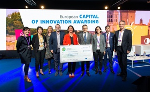 La délégation nantaise a reçu un chèque d'un million d'euros en récompense du prix.