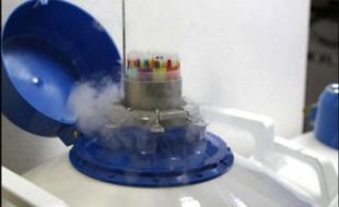 Salle de Cryopreservation pour la conservation et la congélation des embryons à la clinique spécialisée de la Muette, Paris