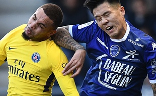 Suk en duel avec Kurzawa en 2018